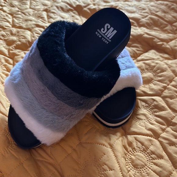 Steve Madden slippers - Picture 2 of 3